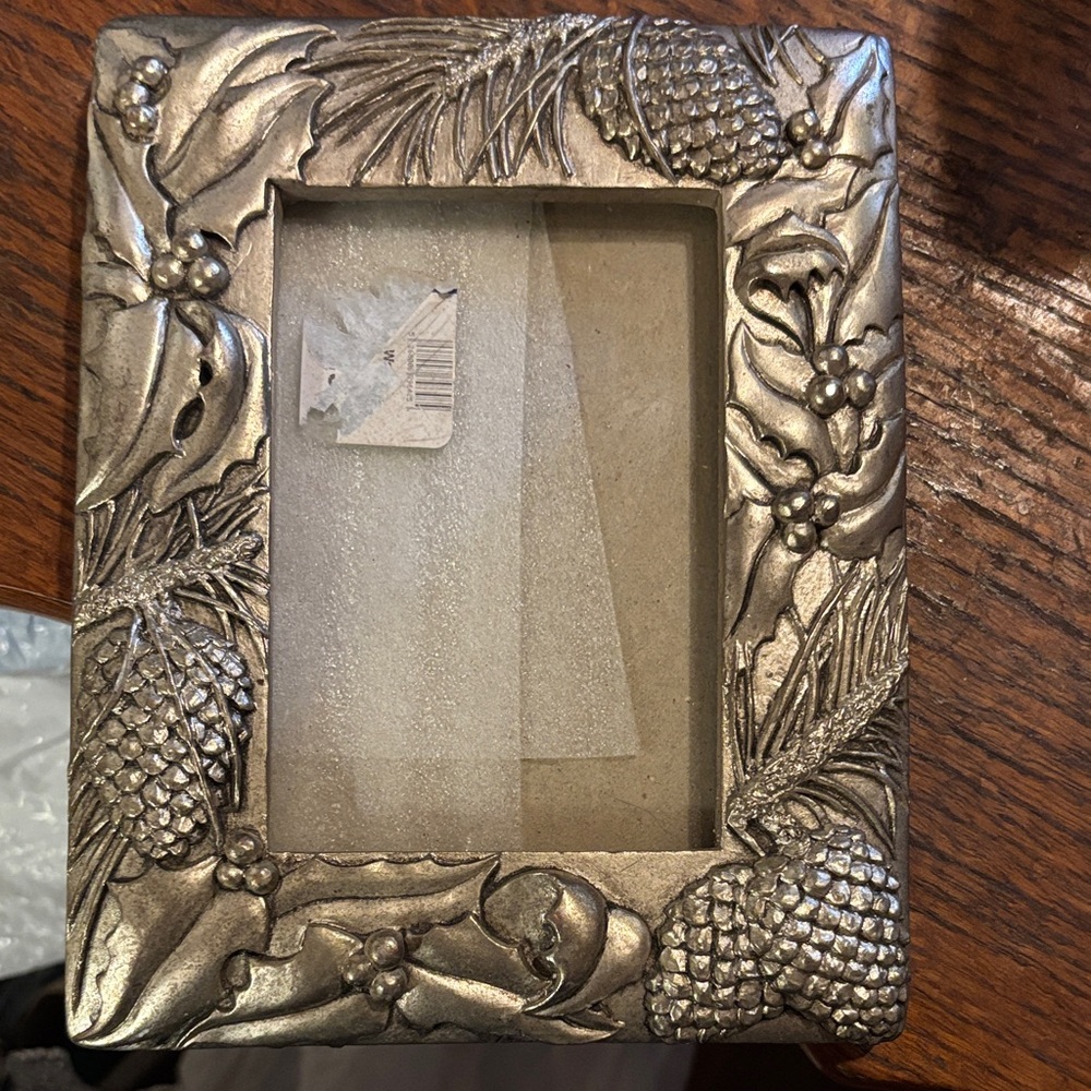 Elegant Silver Pinecone Picture Frame